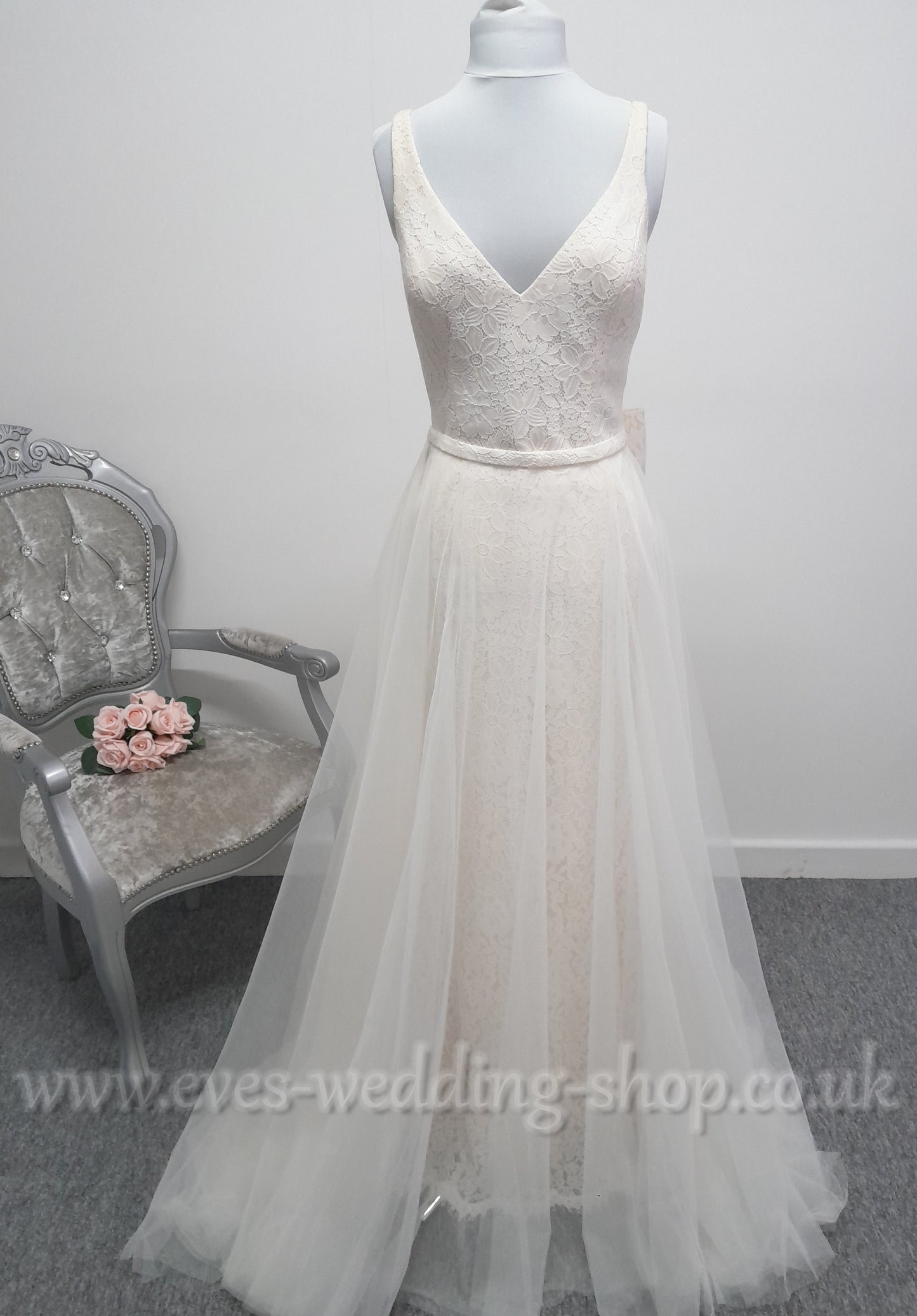 Enzoani  BT18-22 V-Neck fitted ivory/nude wedding dress with overskirt UK 14