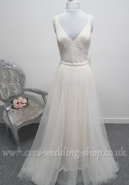 Enzoani  BT18-22 V-Neck fitted ivory/nude wedding dress with overskirt UK 14