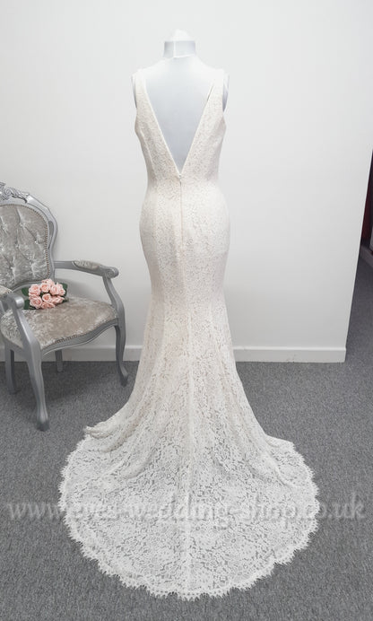 Enzoani  BT18-22 V-Neck fitted ivory/nude wedding dress with overskirt UK 14