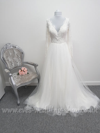Eternity bride D5842  ivory wedding dress with sleeves UK 10