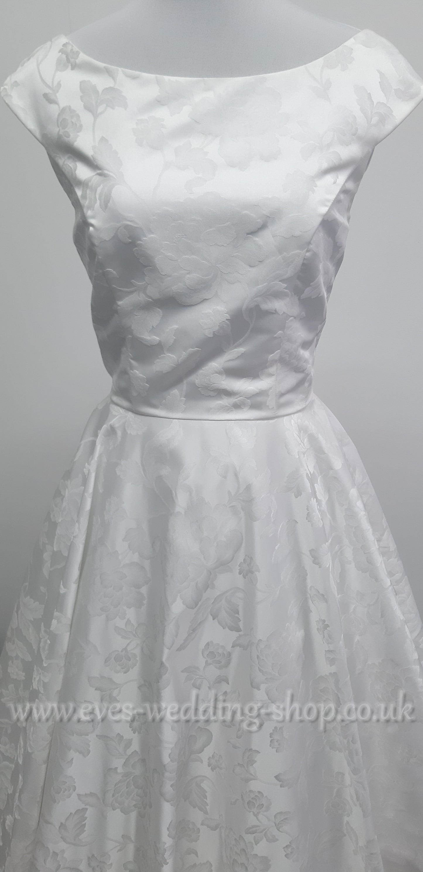 Stunning Elena Ferrara brocade satin ivory wedding dress UK 12