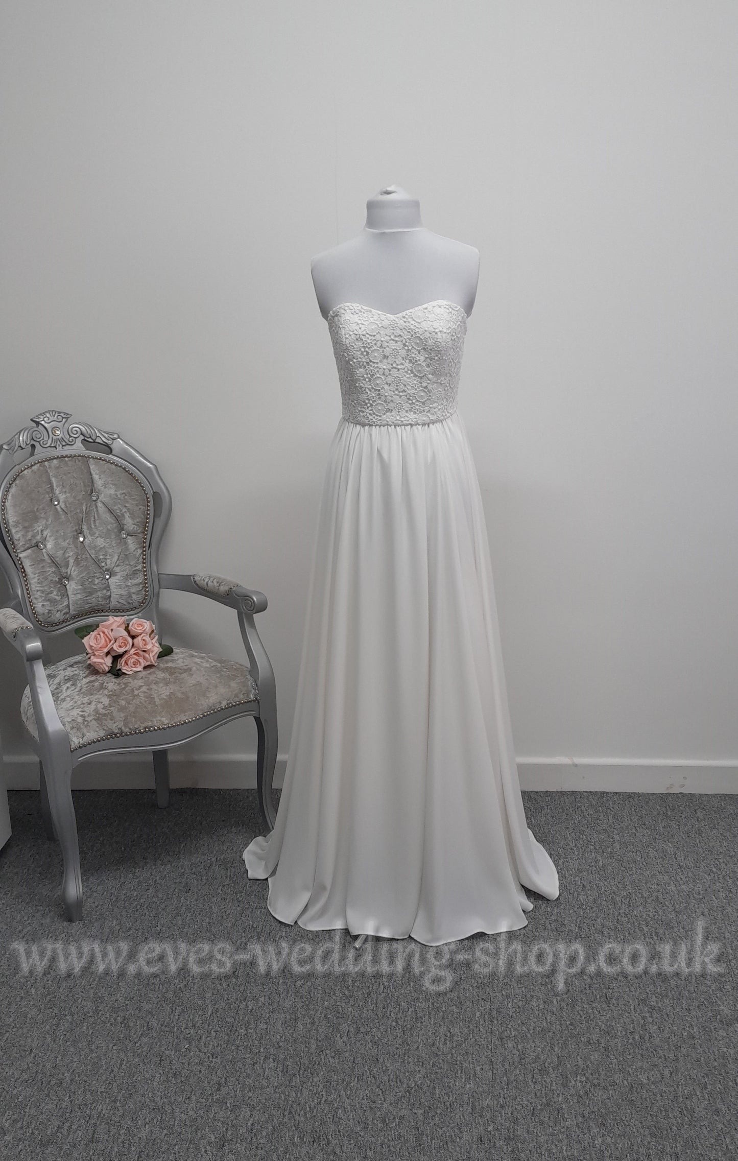 Ivory crochet bodice crepe wedding dress UK 14