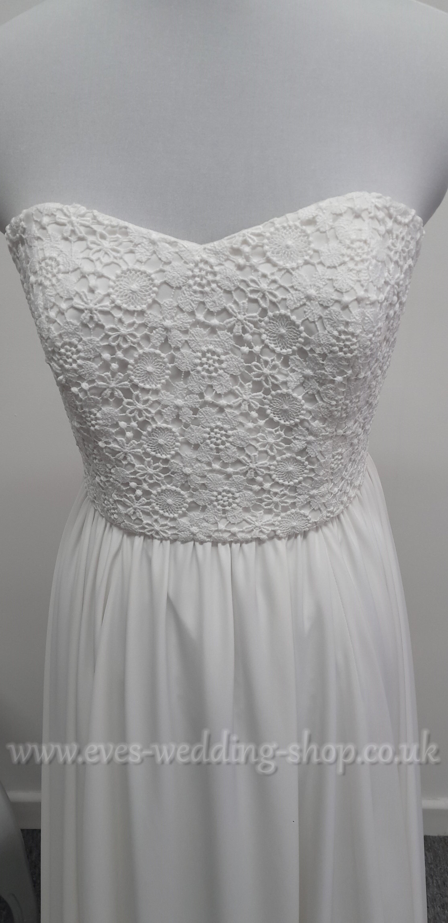 Ivory crochet bodice crepe wedding dress UK 14