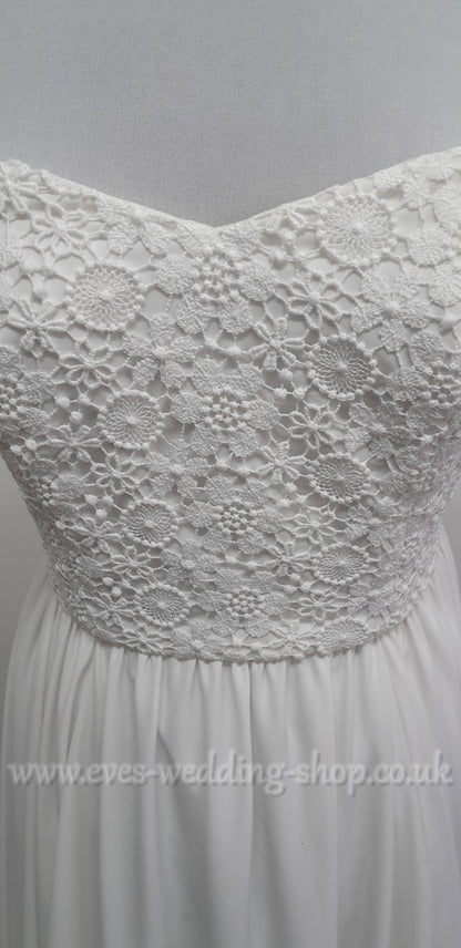 Ivory crochet bodice crepe wedding dress UK 14