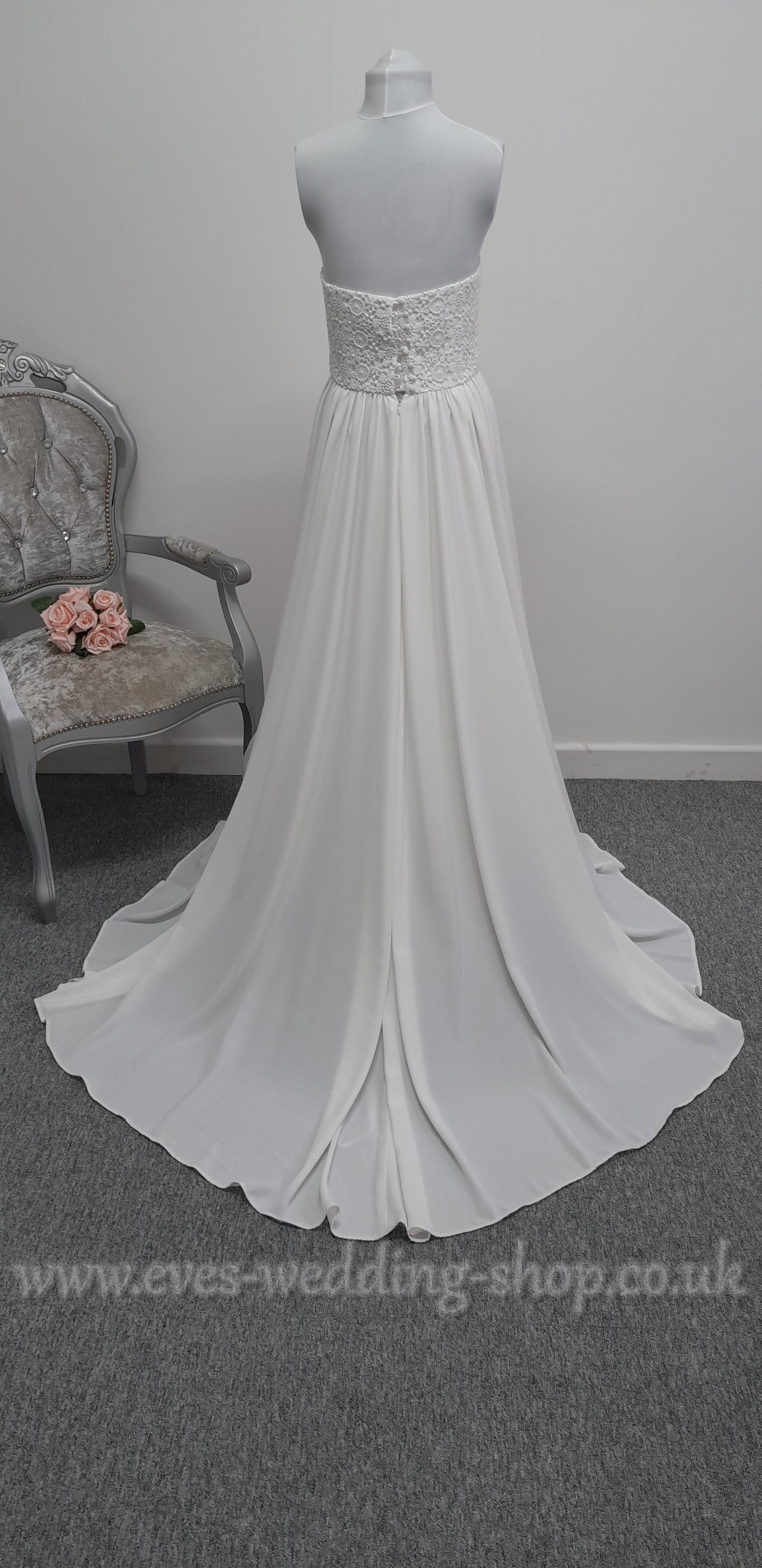 Ivory crochet bodice crepe wedding dress UK 14