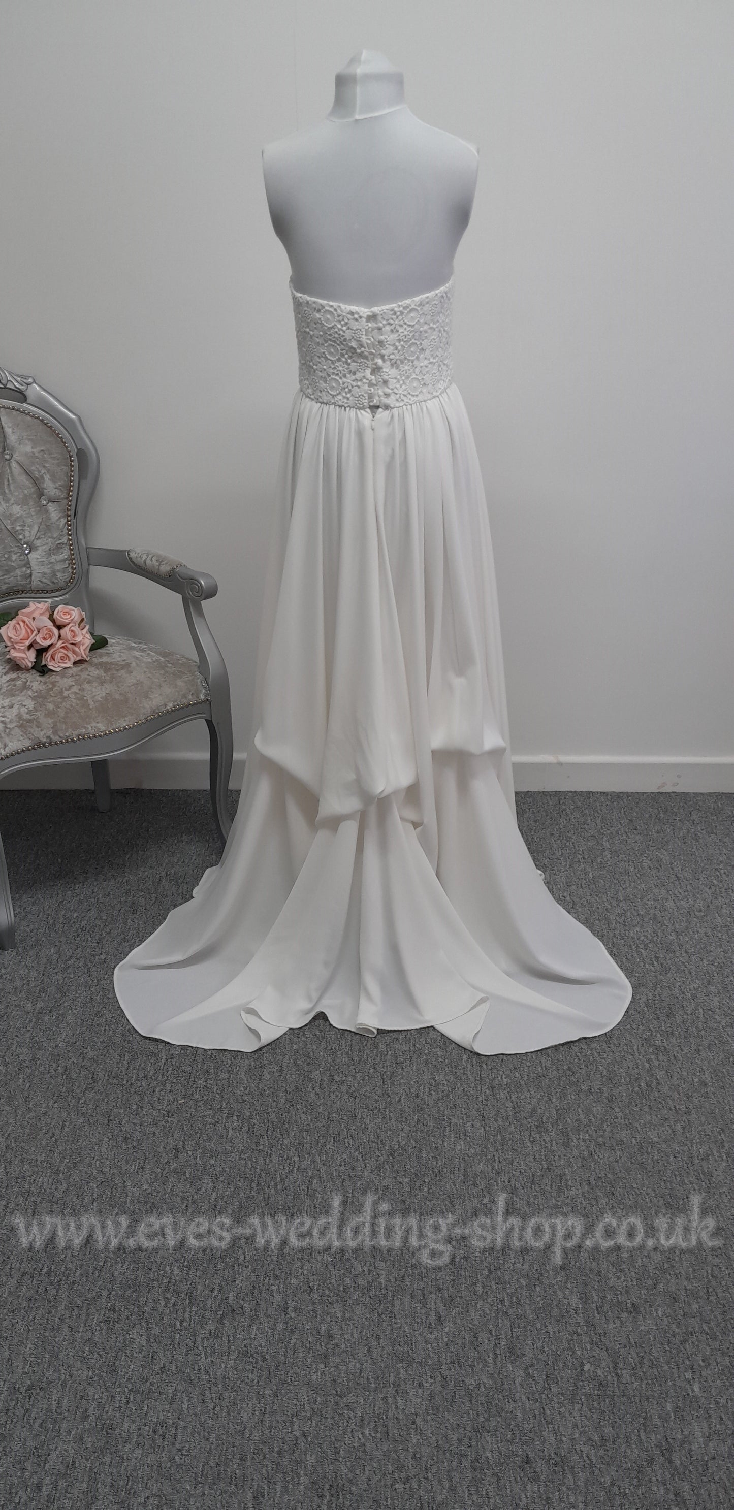 Ivory crochet bodice crepe wedding dress UK 14