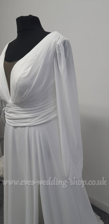 Monica Loretti ivory wedding dress with slit EU 54, UK 26