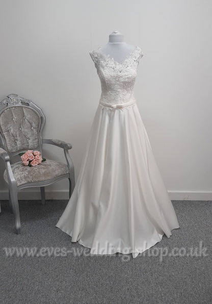 Bianco Evento ''Amelia'' ivory wedding dress UK 12, EU 40