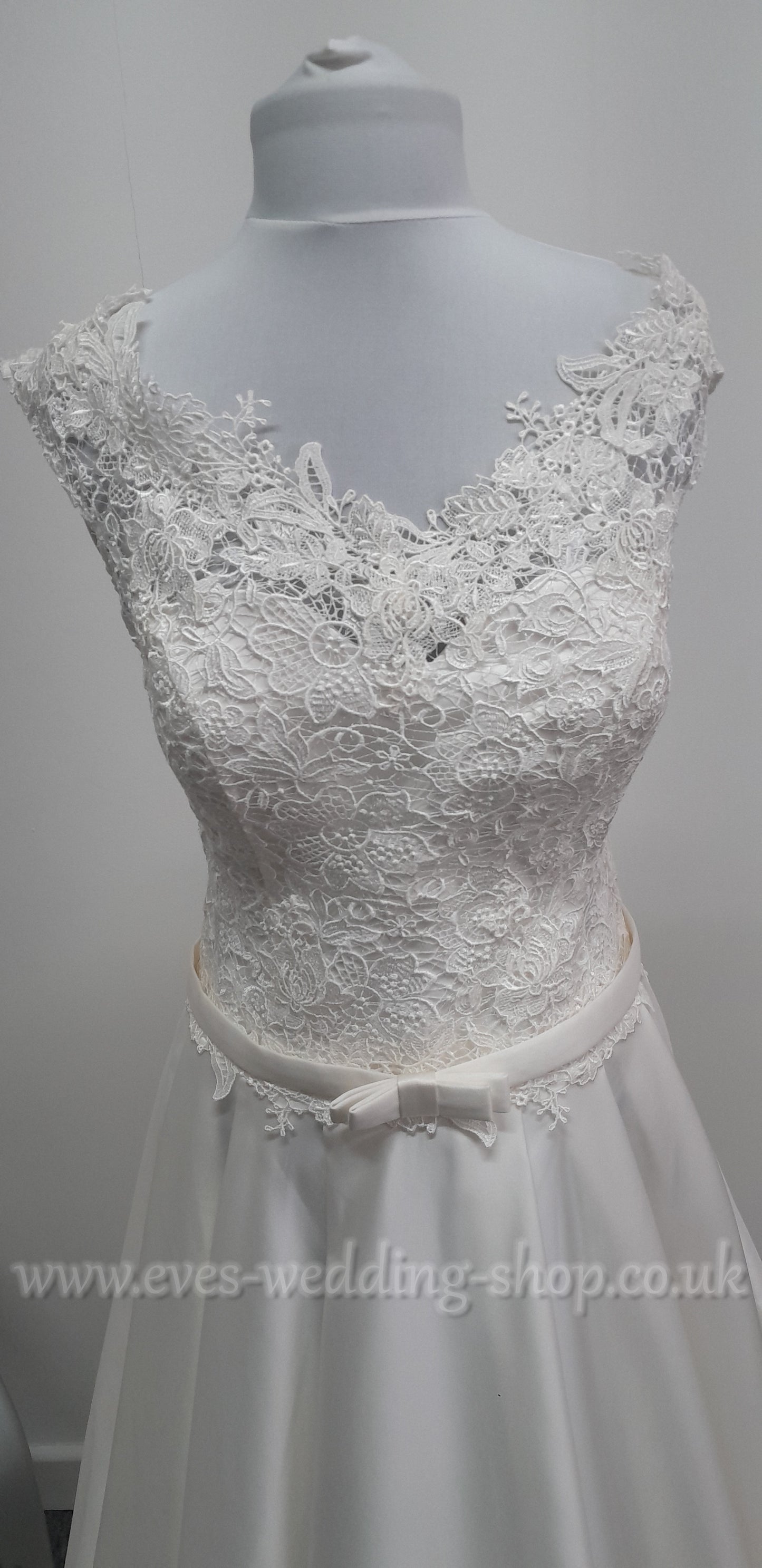 Bianco Evento ''Amelia'' ivory wedding dress UK 12, EU 40