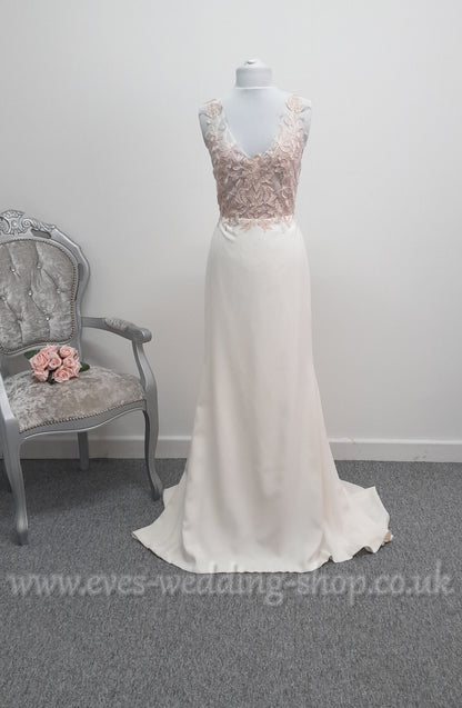 Beautiful ivory crepe wedding dress with floral bodice UK 12
