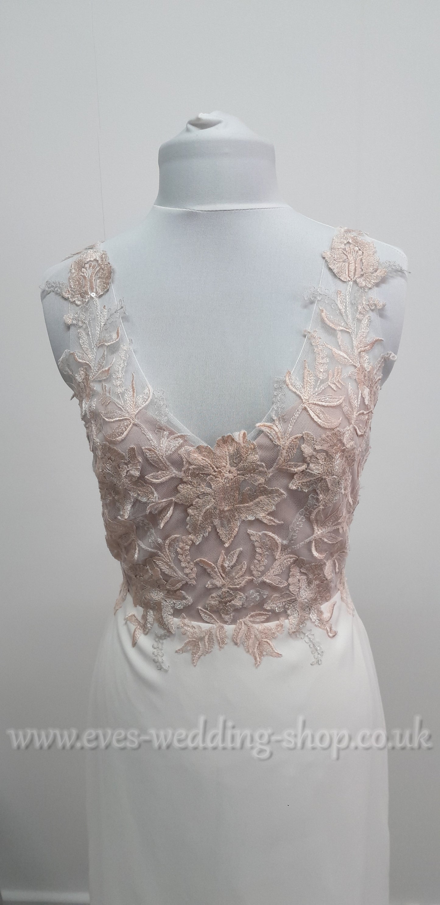 Beautiful ivory crepe wedding dress with floral bodice UK 12