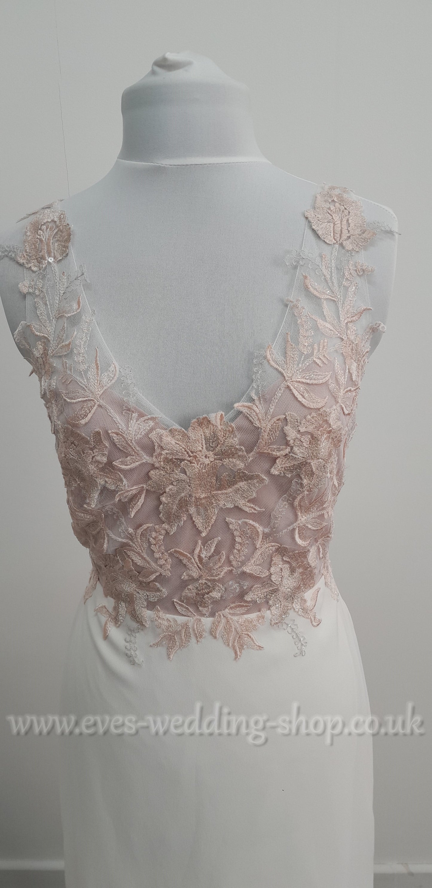 Beautiful ivory crepe wedding dress with floral bodice UK 12