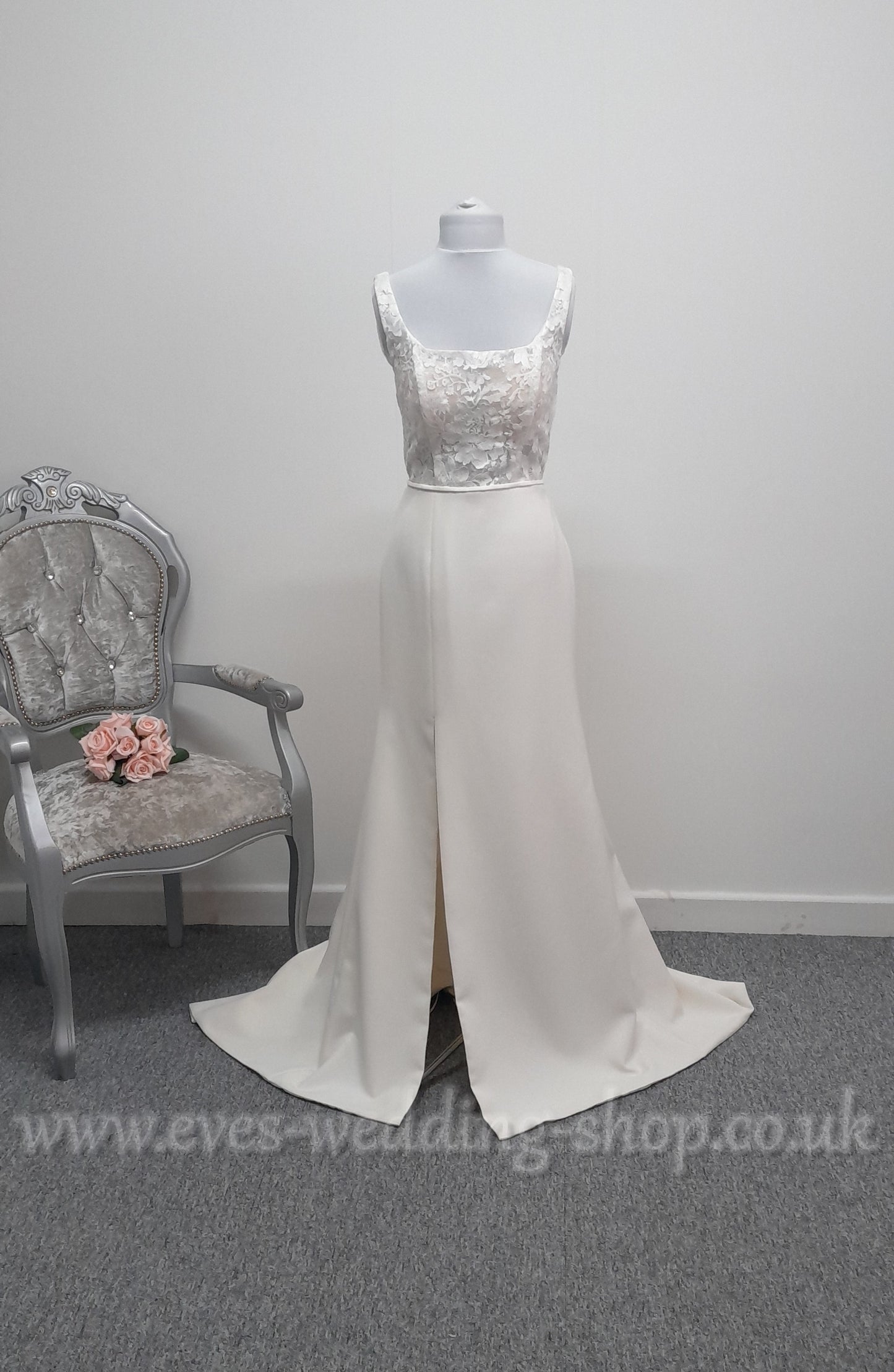 Beautiful ivory crepe wedding dress with straps and slit UK 12