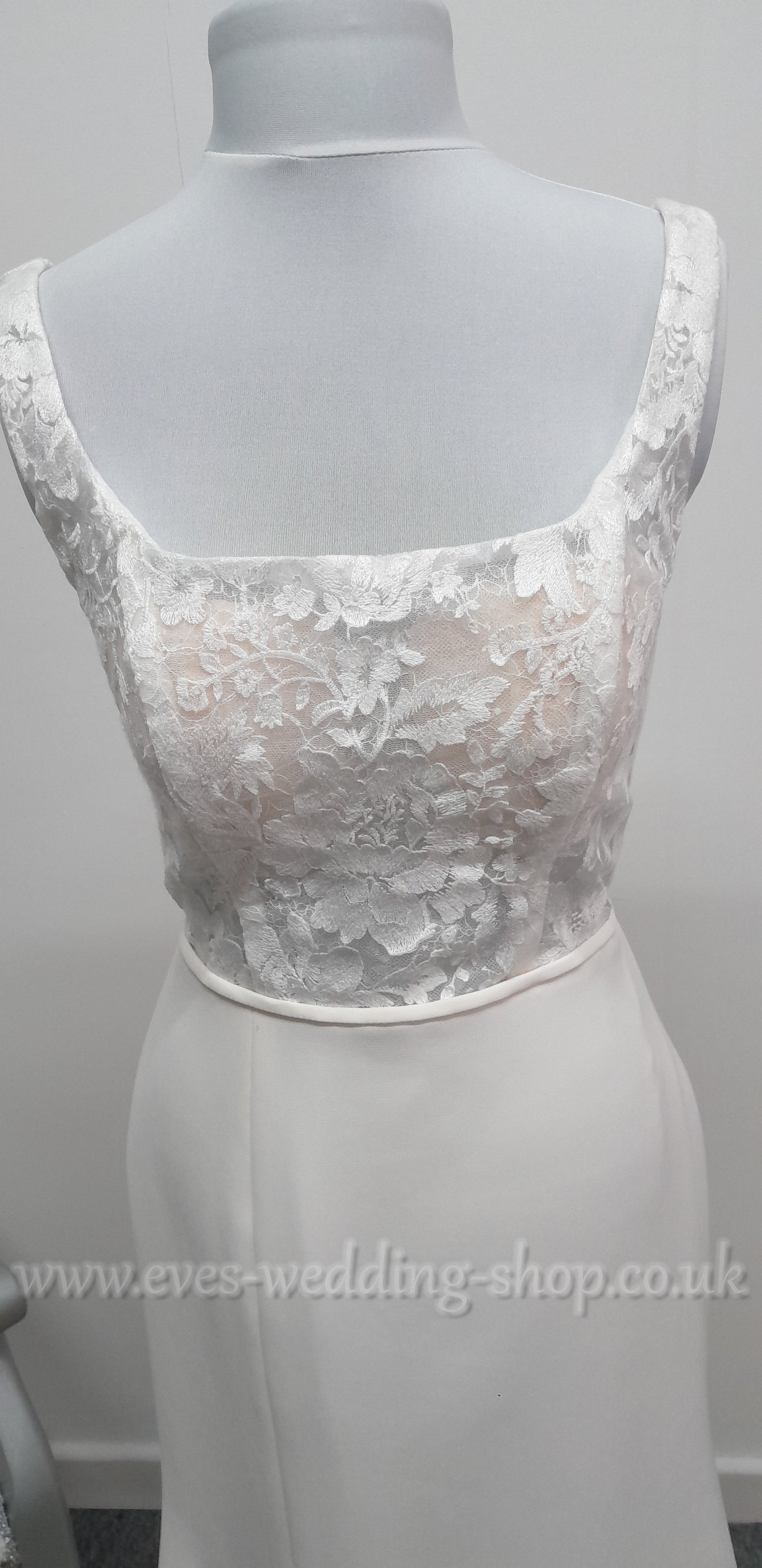Beautiful ivory crepe wedding dress with straps and slit UK 12