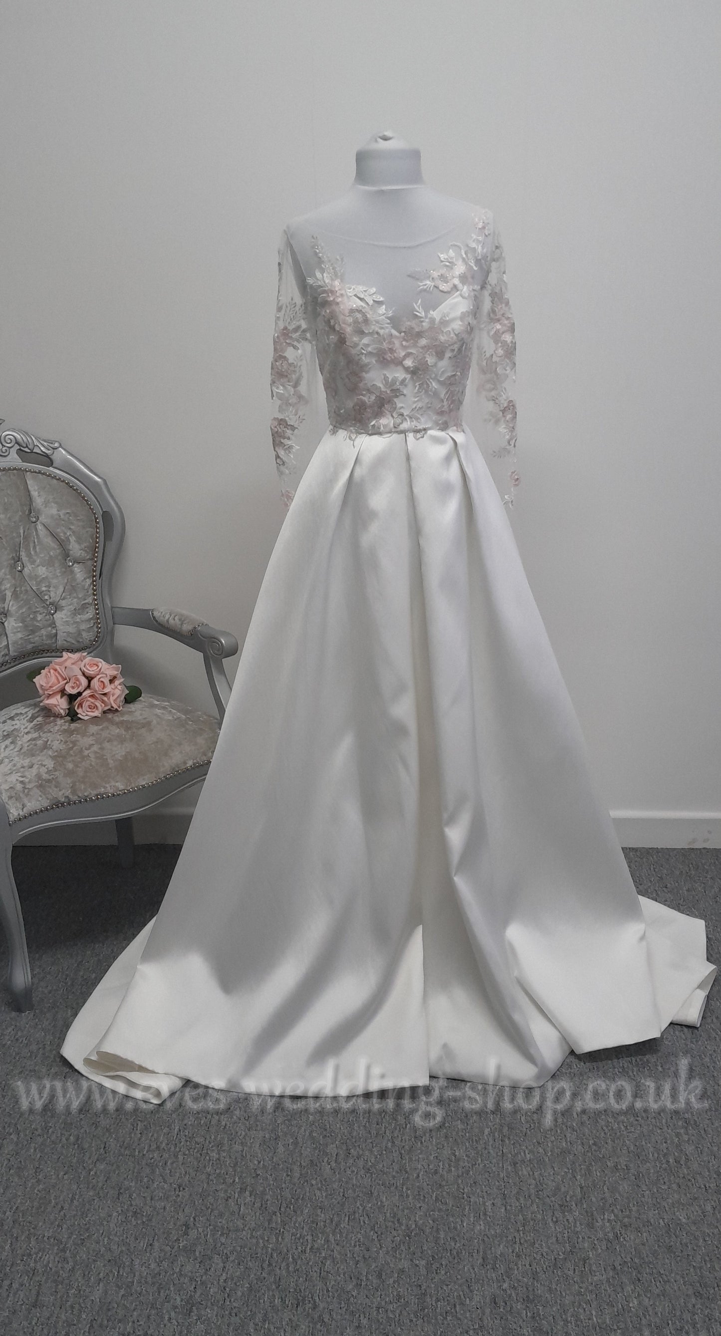 E. Ferrara ivory / floral bodice mikado satin wedding dress UK 10 with sleeves