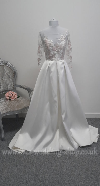 E. Ferrara ivory / floral bodice mikado satin wedding dress UK 10 with sleeves