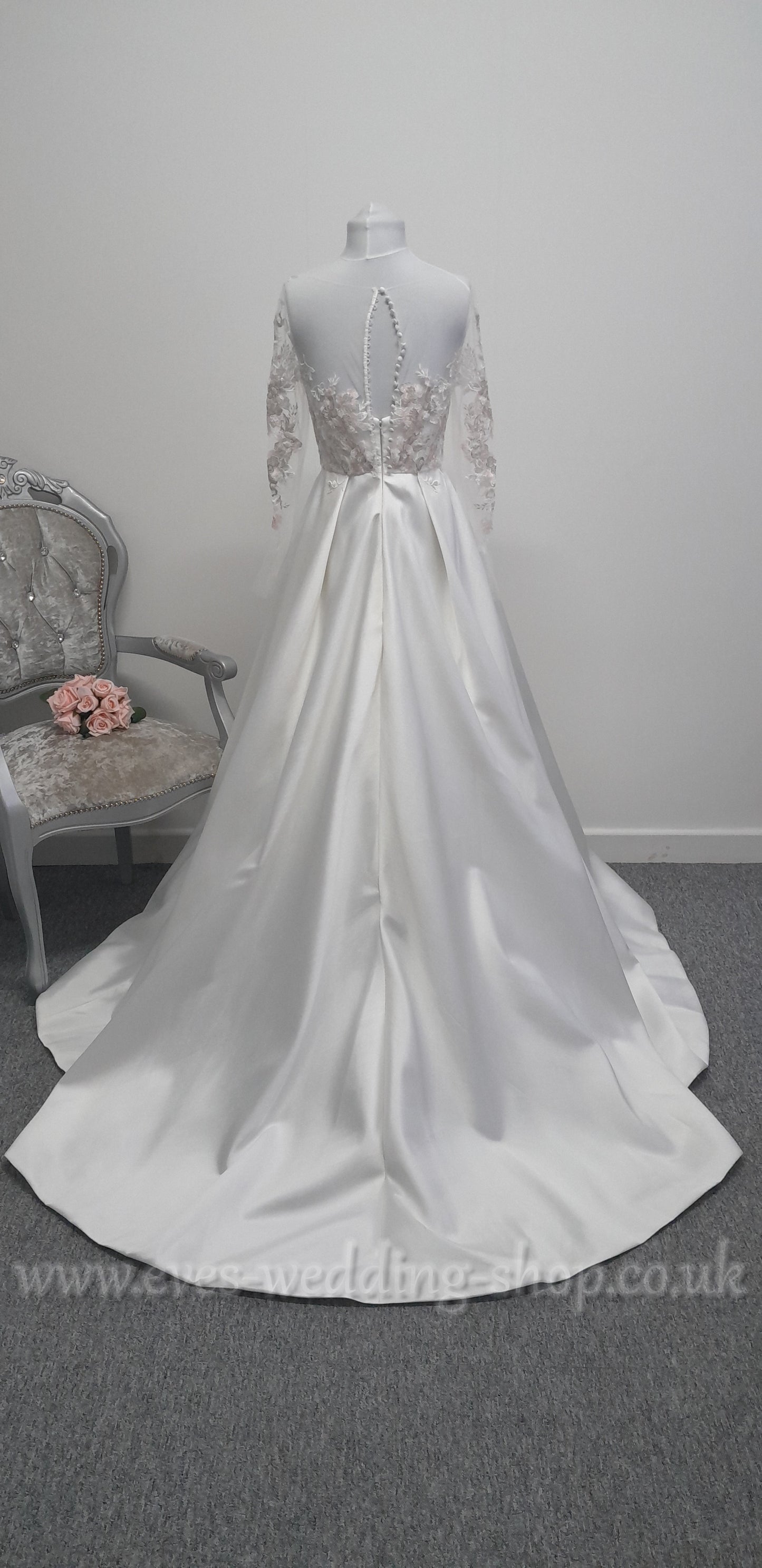 E. Ferrara ivory / floral bodice mikado satin wedding dress UK 10 with sleeves