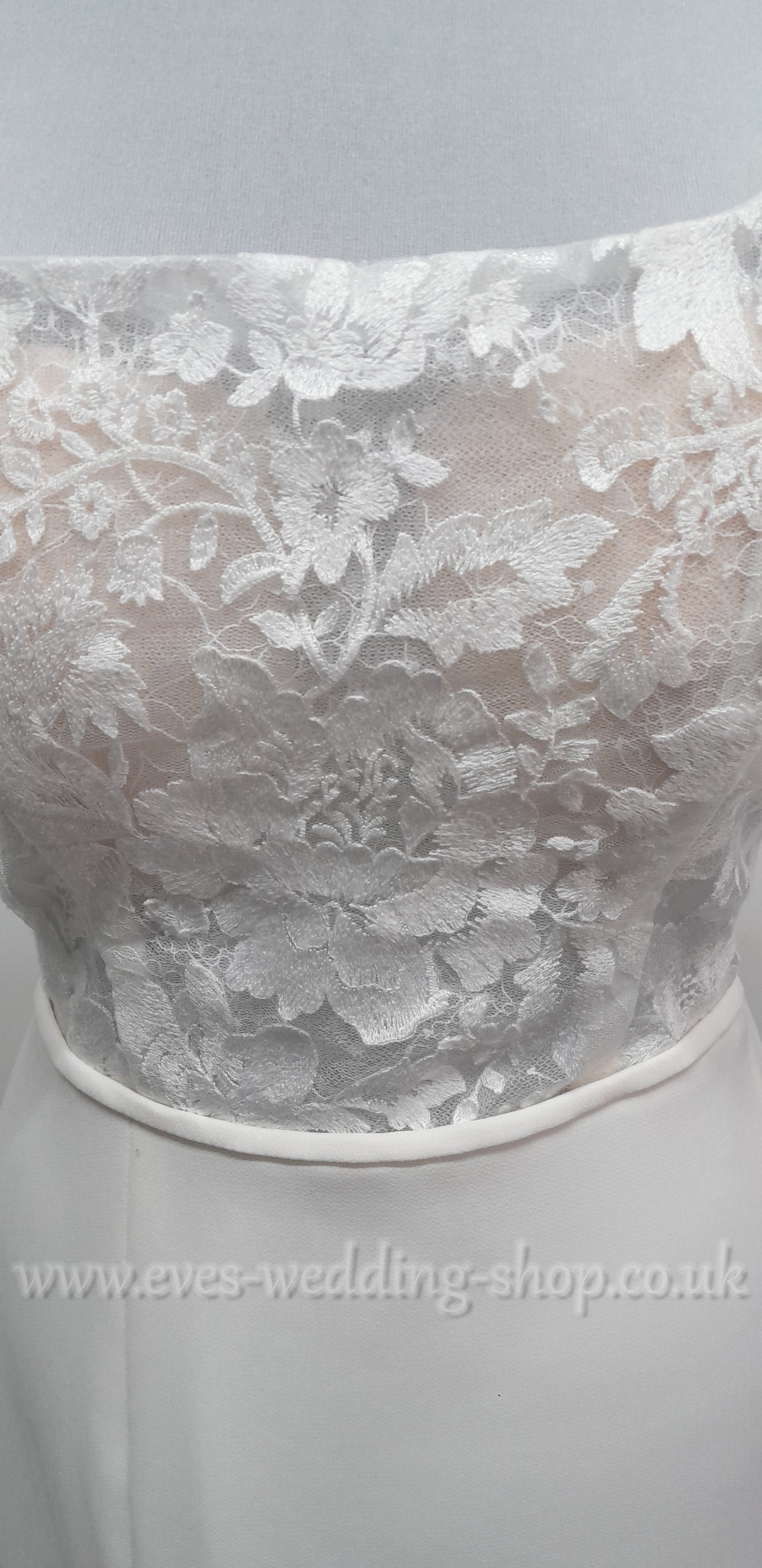 Beautiful ivory crepe wedding dress with straps and slit UK 12