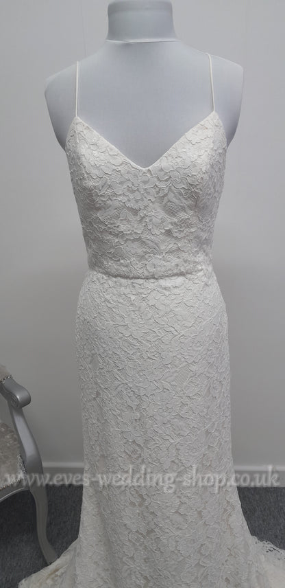 Warm ivory E.Ferrara lace wedding dress UK 12