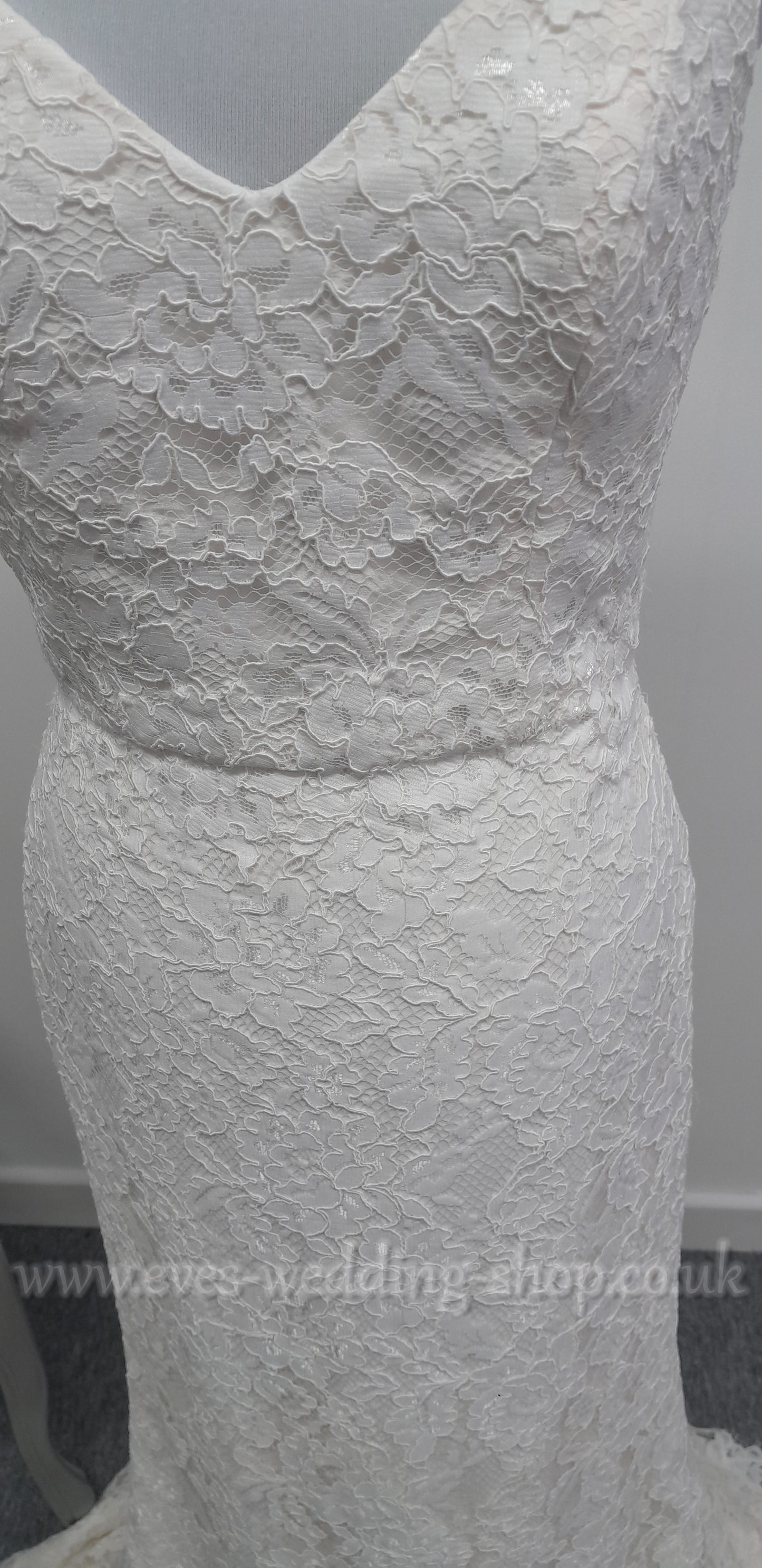 Warm ivory E.Ferrara lace wedding dress UK 12