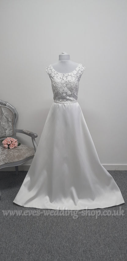 Stunning E. Ferrara mikado satin ivory wedding dress UK 12
