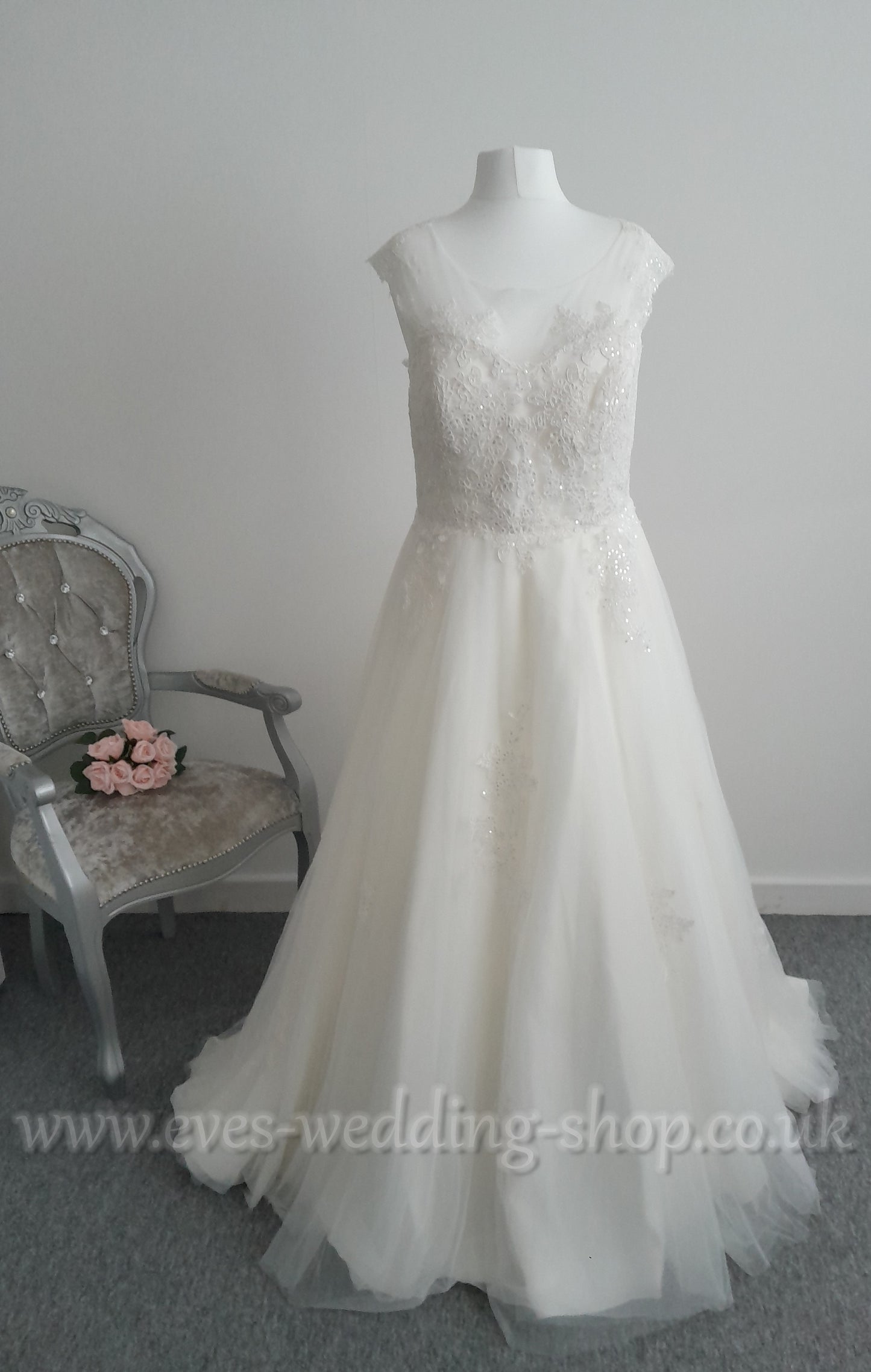 Victoria Kay ivory ball gown wedding dress UK 16