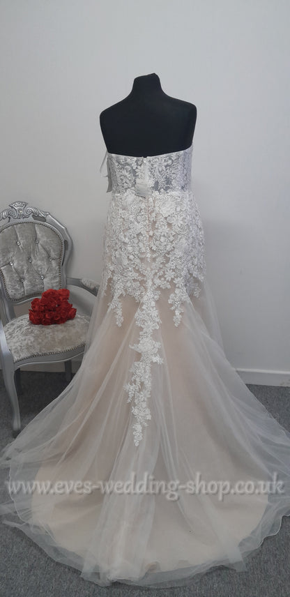 David's Bridal ivory/champagne wedding dress US 22, UK 24