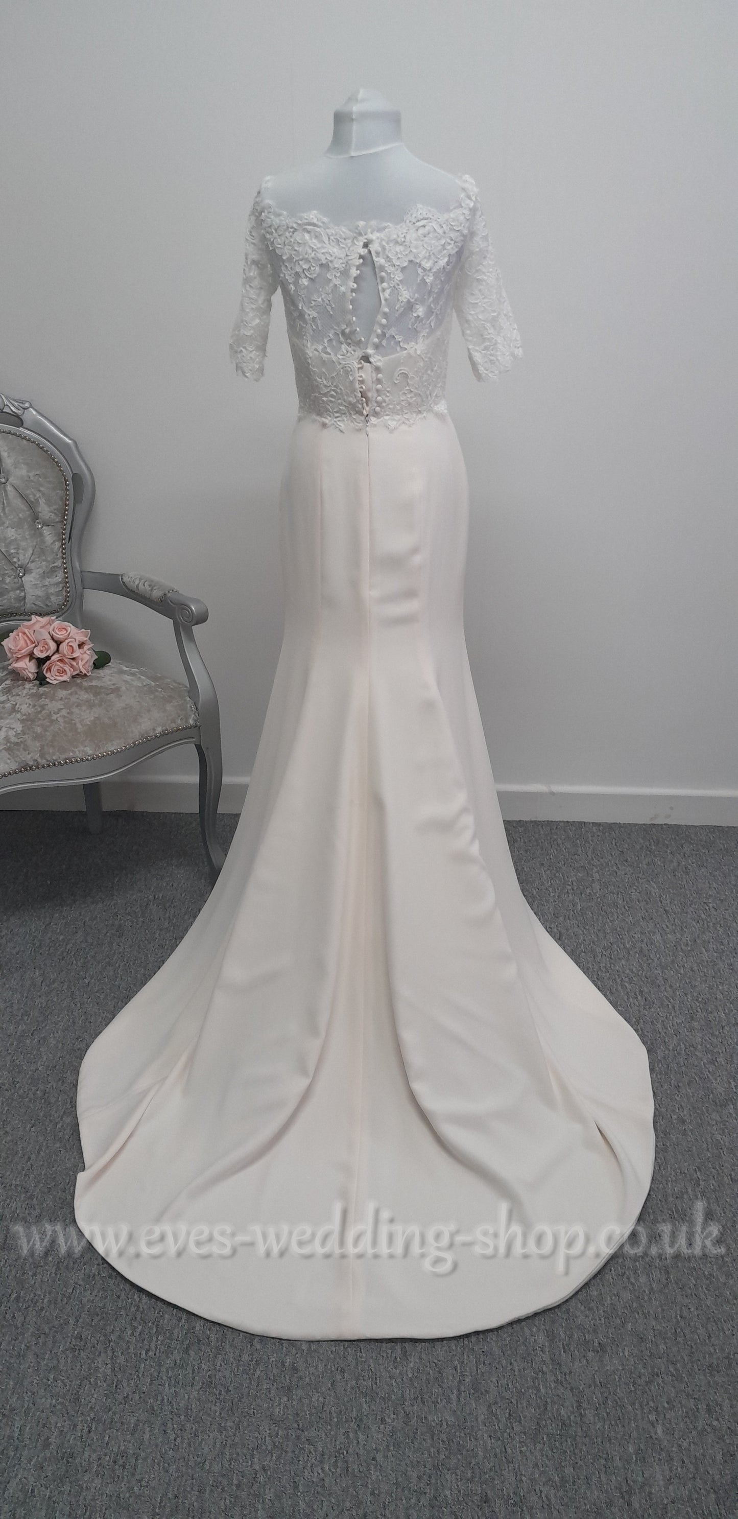 Ivory / warm ivory E. Ferrara crepe wedding dress with sleeves UK 12