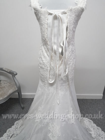 Victoria Kay ivory lace wedding dress with straps UK 12