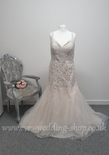 Victoria Kay ivory rum pink  tulle lace mermaid wedding dress UK 18