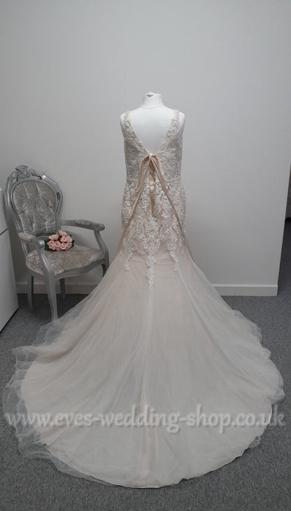 Victoria Kay ivory rum pink  tulle lace mermaid wedding dress UK 18
