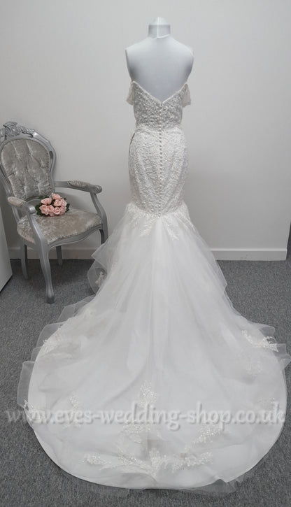 Tara Keely ''Regina'' by Lazaro ivory off shoulder mermaid wedding dress UK 12