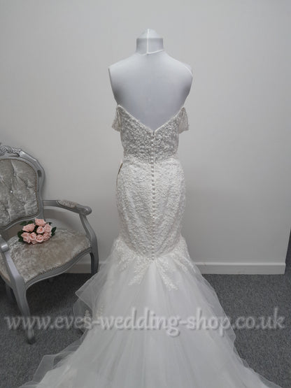 Tara Keely ''Regina'' by Lazaro ivory off shoulder mermaid wedding dress UK 12