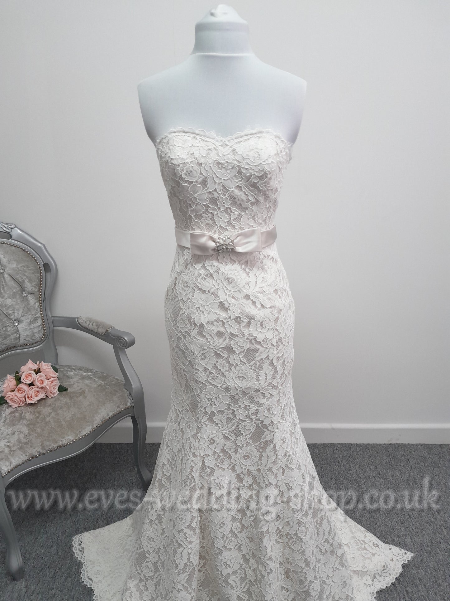 White Rose R704 ivory/ pearl wedding dress UK 10