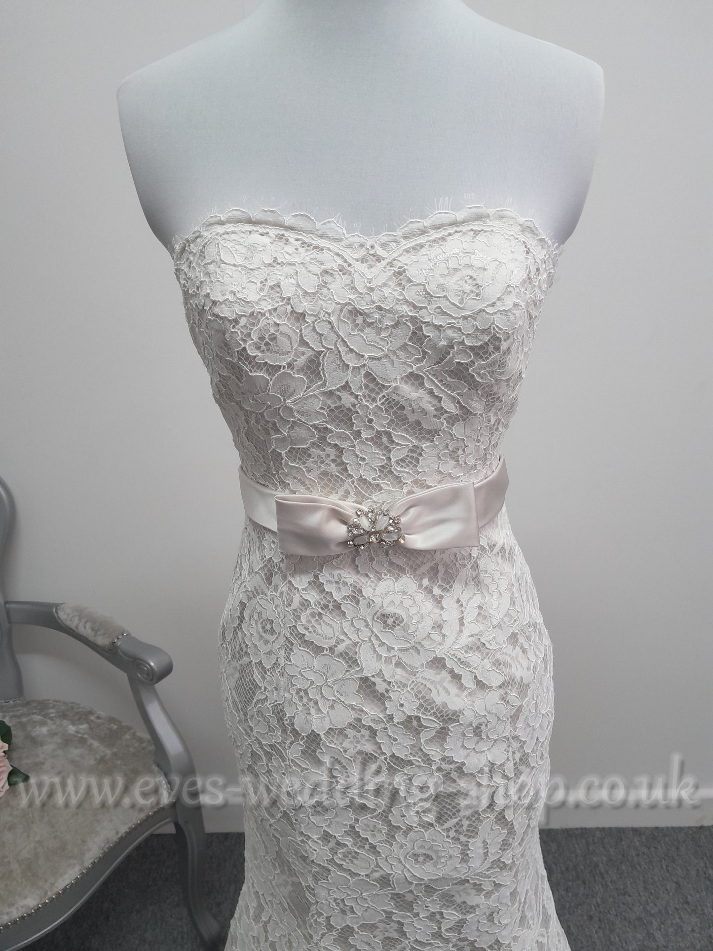 White Rose R704 ivory/ pearl wedding dress UK 10