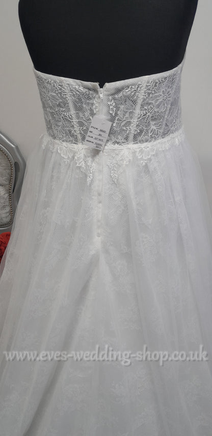David's bridal soft white wedding dress US 26, UK 28
