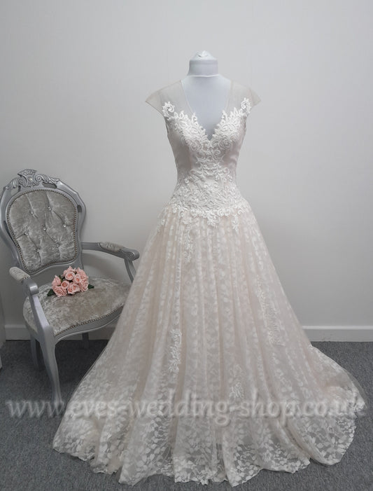 Rum pink ivory wedding dress Uk 16