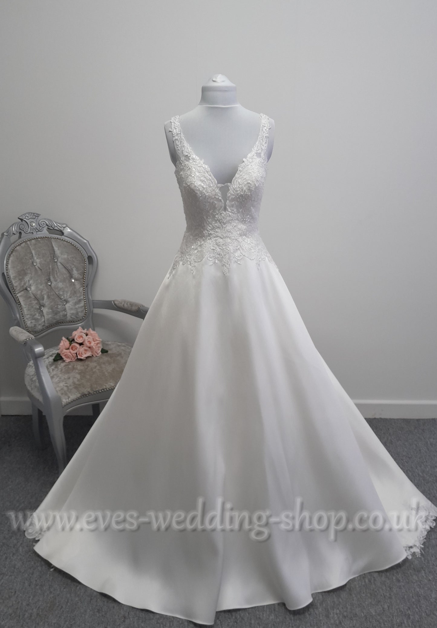 Ronald Joyce ivory wedding dress with cut out lace train UK size 8