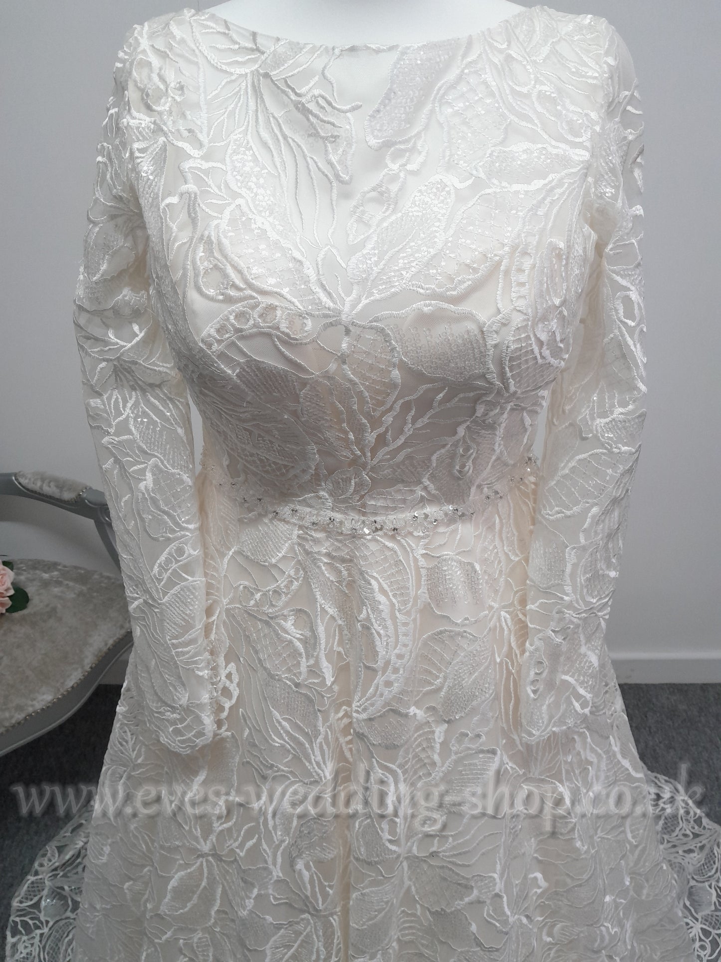 Lou Lou bridal  warm ivory leaf embroidery wedding dress with sleeves UK 16