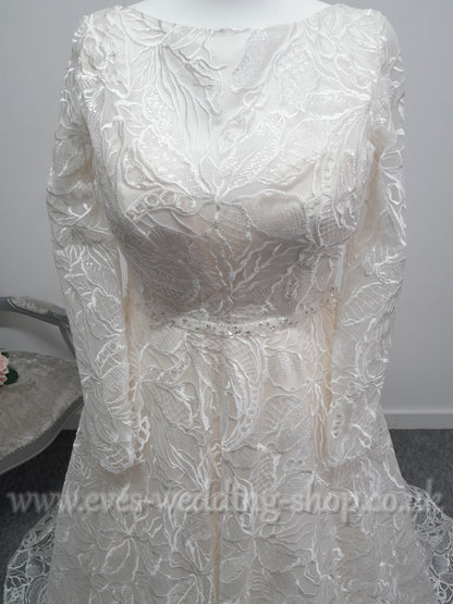 Lou Lou bridal  warm ivory leaf embroidery wedding dress with sleeves UK 16