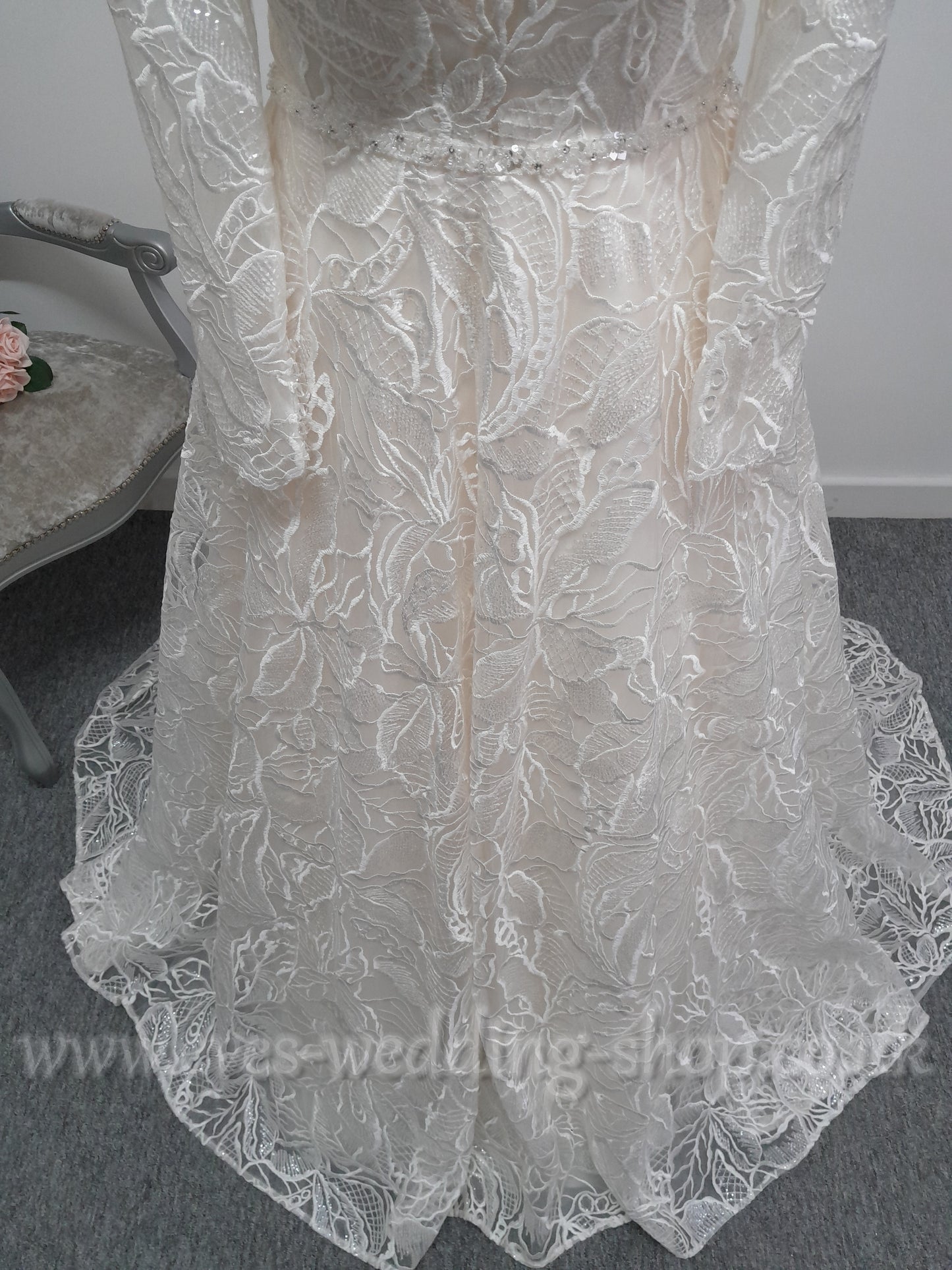 Lou Lou bridal  warm ivory leaf embroidery wedding dress with sleeves UK 16