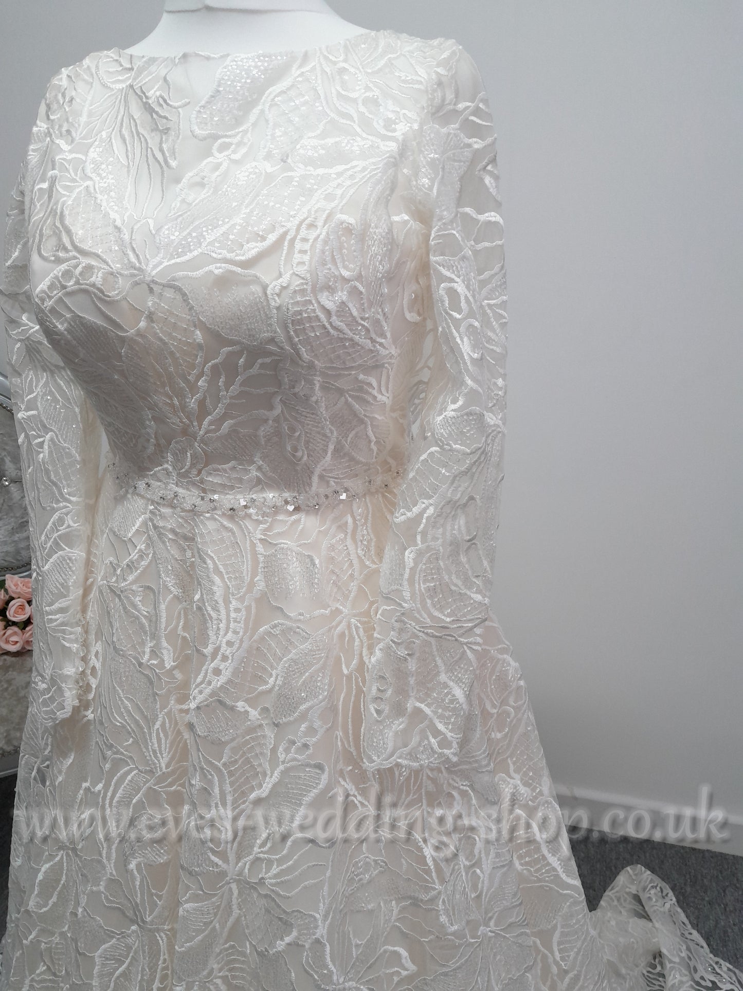 Lou Lou bridal  warm ivory leaf embroidery wedding dress with sleeves UK 16