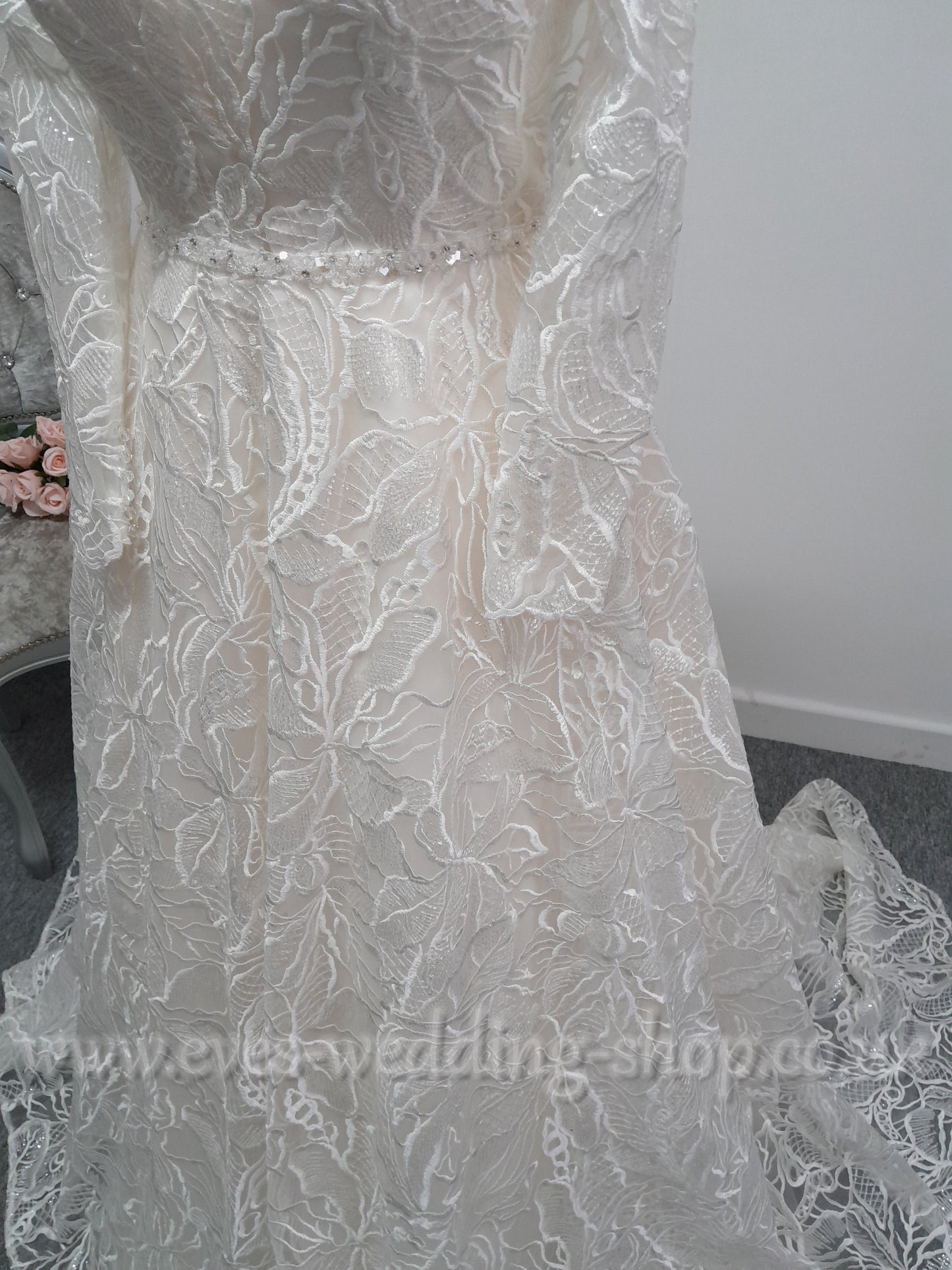 Lou Lou bridal  warm ivory leaf embroidery wedding dress with sleeves UK 16