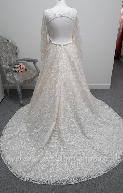 Lou Lou bridal  warm ivory leaf embroidery wedding dress with sleeves UK 16
