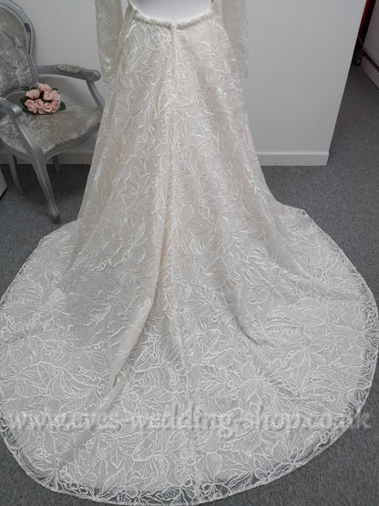 Lou Lou bridal  warm ivory leaf embroidery wedding dress with sleeves UK 16
