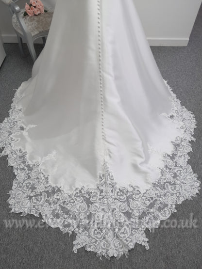 Ronald Joyce ivory wedding dress with cut out lace train UK size 8