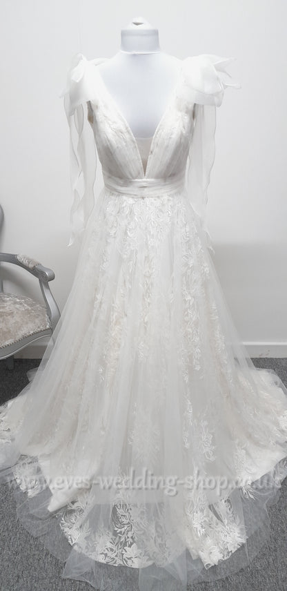 Charlotte Bridal ivory wedding dress UK 10