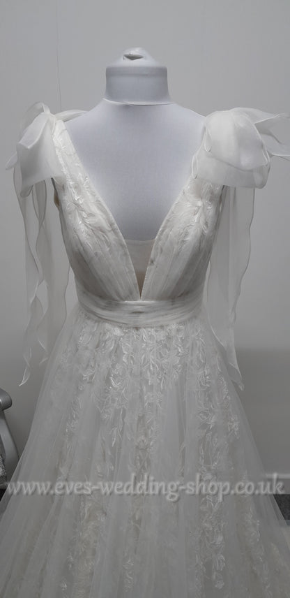 Charlotte Bridal ivory wedding dress UK 10