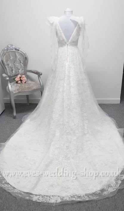 Charlotte Bridal ivory wedding dress UK 10