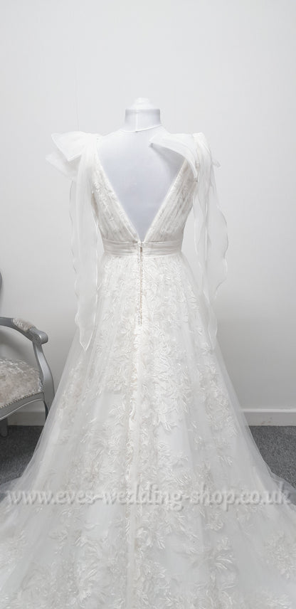 Charlotte Bridal ivory wedding dress UK 10